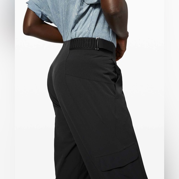 Lululemon Reykur LAB Cargo Pants - NWOT sz8 - Picture 2 of 3